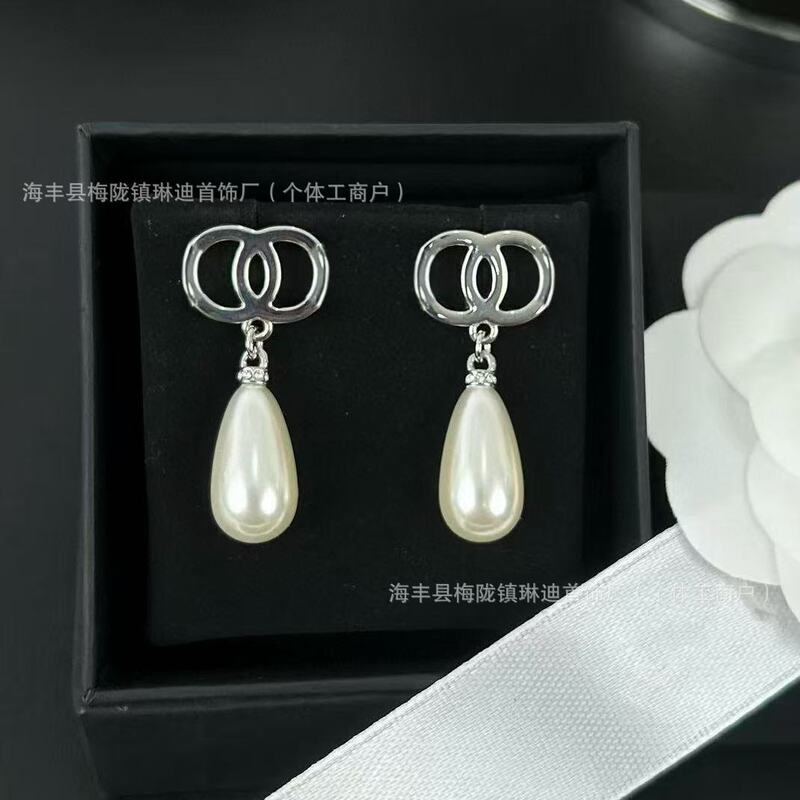 新款香家法式花朵名媛宫廷光面镶钻字母珍珠耳钉耳环耳饰品潮|undefined
