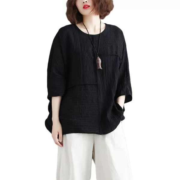 Black top + off-white pants