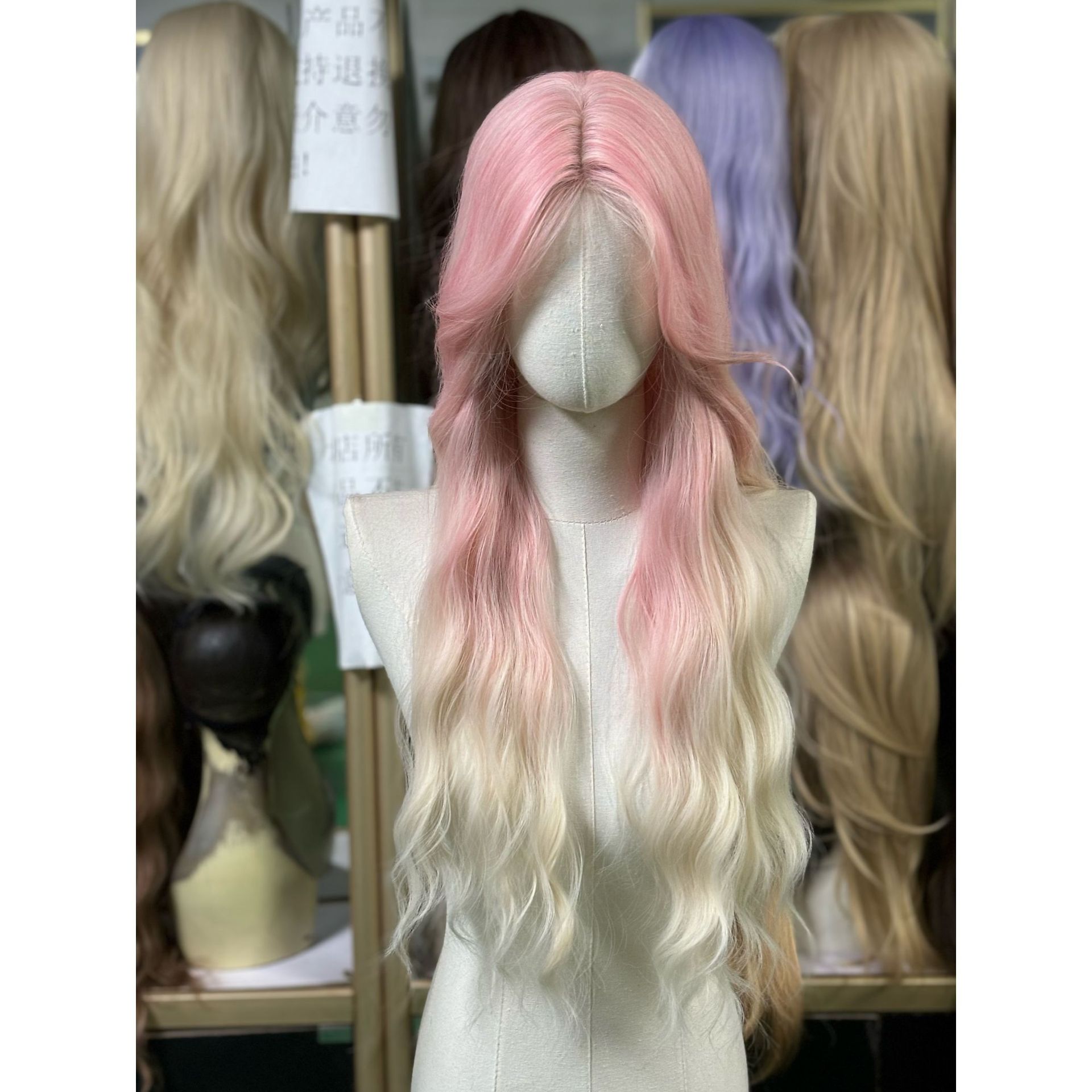 분홍색에서 흰색으로 그라데이션