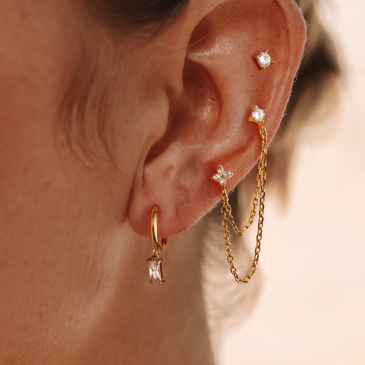 Wanxing Oumeido para una tarjeta aretes de zircon ligero lujoso de alto nivel aretes de acero inoxidable joyas transfronterizas diseño de nicho image 3