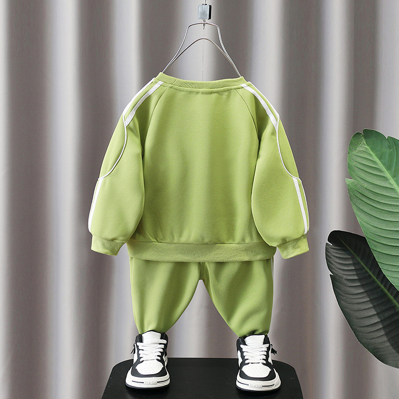 6145 traje de suéter para niños ropa de primavera y otoño 2025 nuevo estilo estilo occidental ropa de letras para bebés ropa de dos piezas de otoño para niños