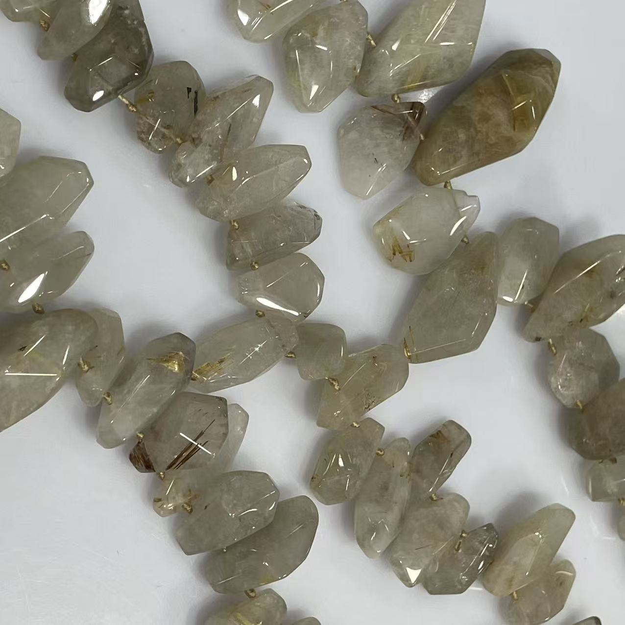 宝方来 金发晶不规则散珠 7-13X17-43MM 不规则切面项链Beads