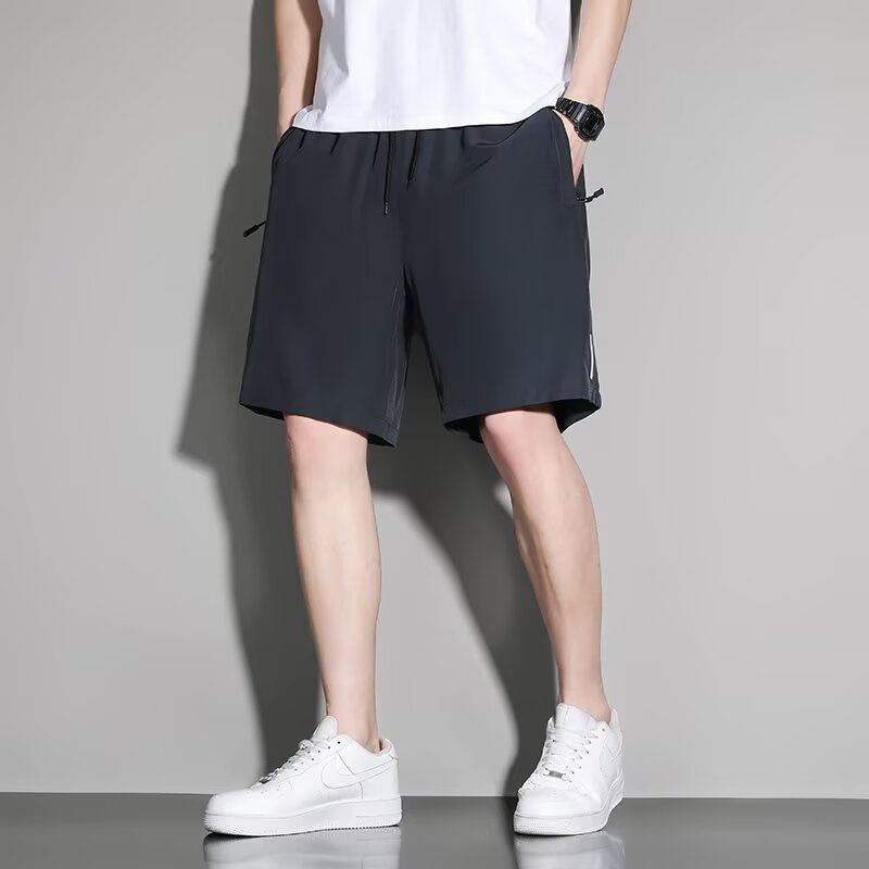 Pantalones de cinco puntos de verano para hombres con una sensación de hielo delgada secado rápido y transpirable, pantalones cortos deportivos de baloncesto casuales de tamaño grande