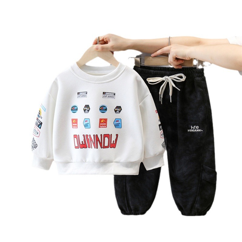 6104 Traje de otoño para niños 2025 nuevo suéter para niños guapos de dos piezas para bebés ropa deportiva coreana de moda