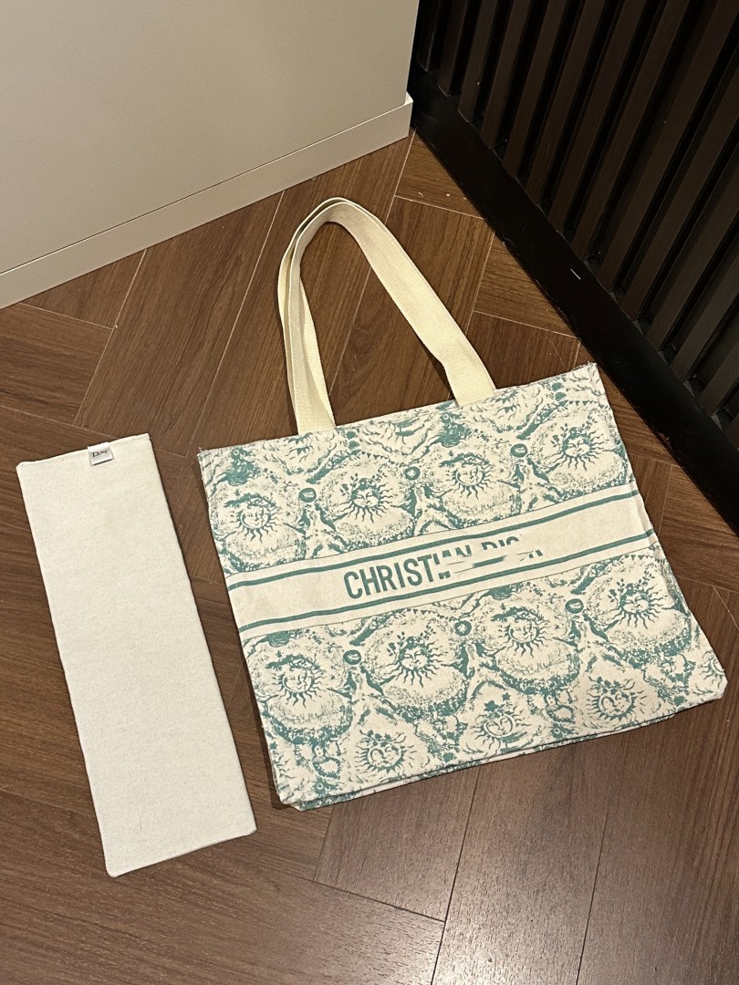 beach shopping bag solar-powered