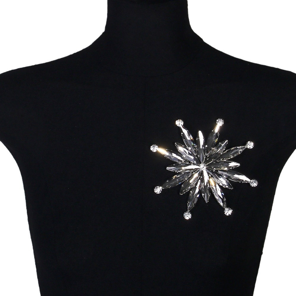 Cruz-frontera nueva flor broche de metal exagerado rhinestone broche de gran tamaño completo diamante accesorios broche femenino