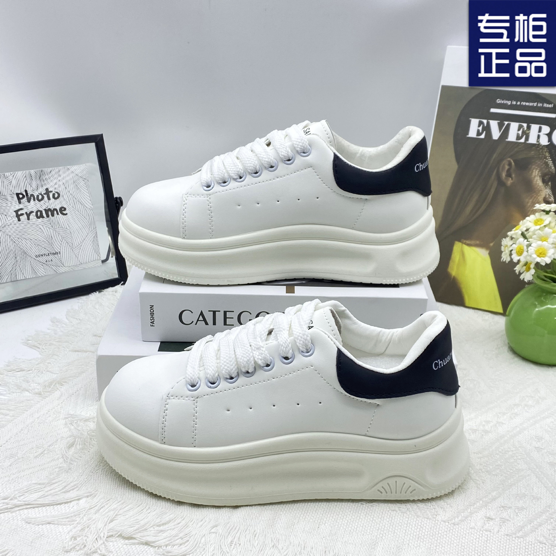 2025新款爆款厚底新中式鞋子高级感小白鞋女款增高正版运动休闲鞋