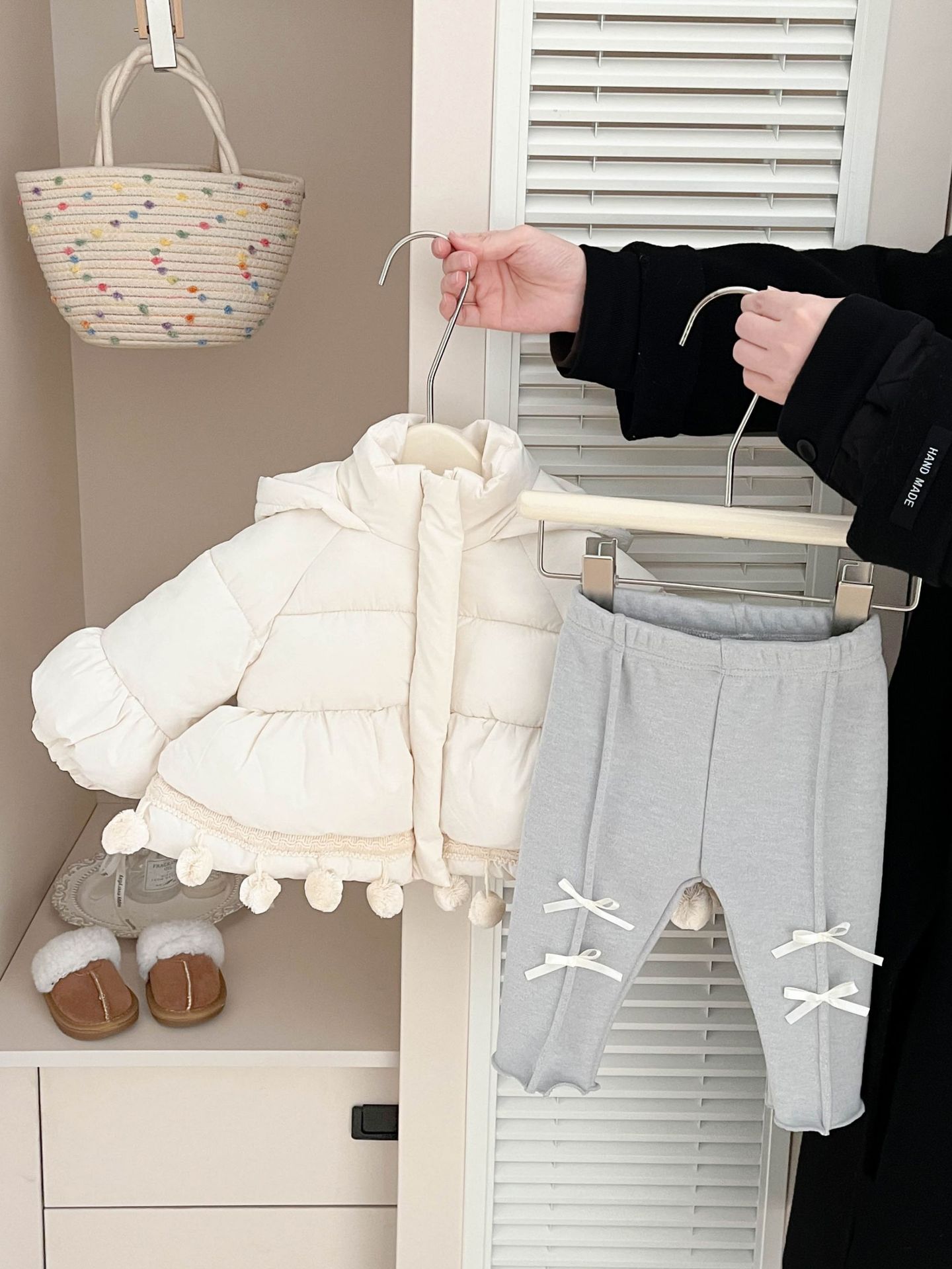 Niñas de otoño y invierno abrigo de algodón plumón nuevo estilo extranjero bebés de algodón intercalado con capuchón grueso ropa de algodón dulce ropa de bebé