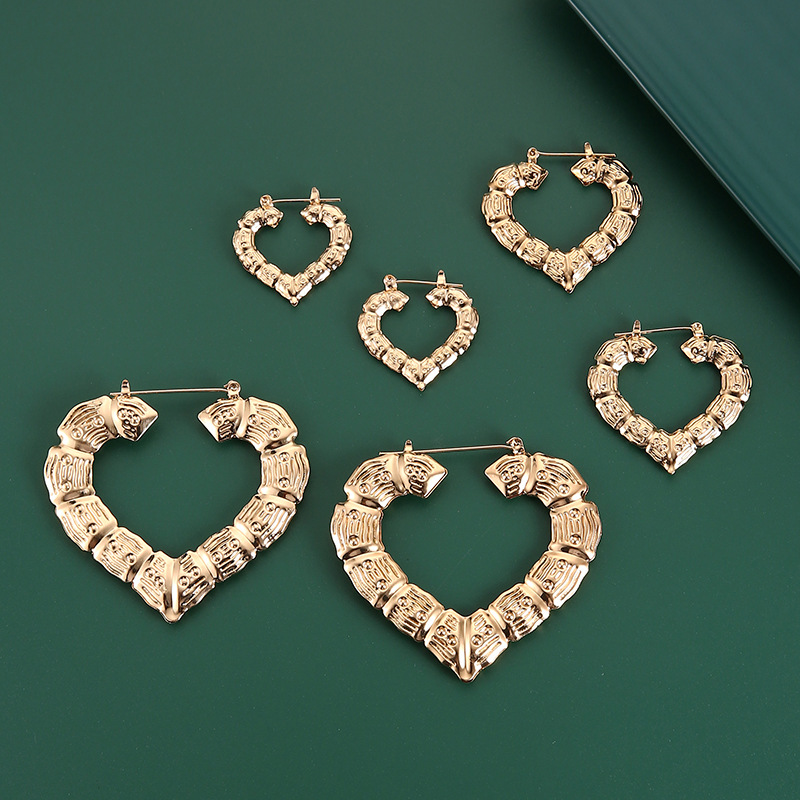 29g Weight No Inlaid Inlay Material Earrings Classification Housewarming, Anniversary, Business, Wedding, Travel, Birthday, Festival Occasion Iron Material Heart Pattern Unisex Gender Fashion Style Fashion Heart Iron No Inlaid Earrings 10