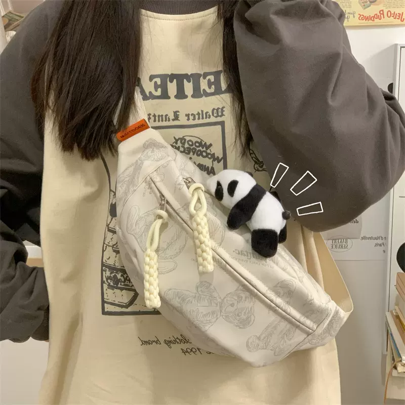 2025新款可爱小熊少女学生胸包女高颜值休闲斜挎包简约百搭腰包