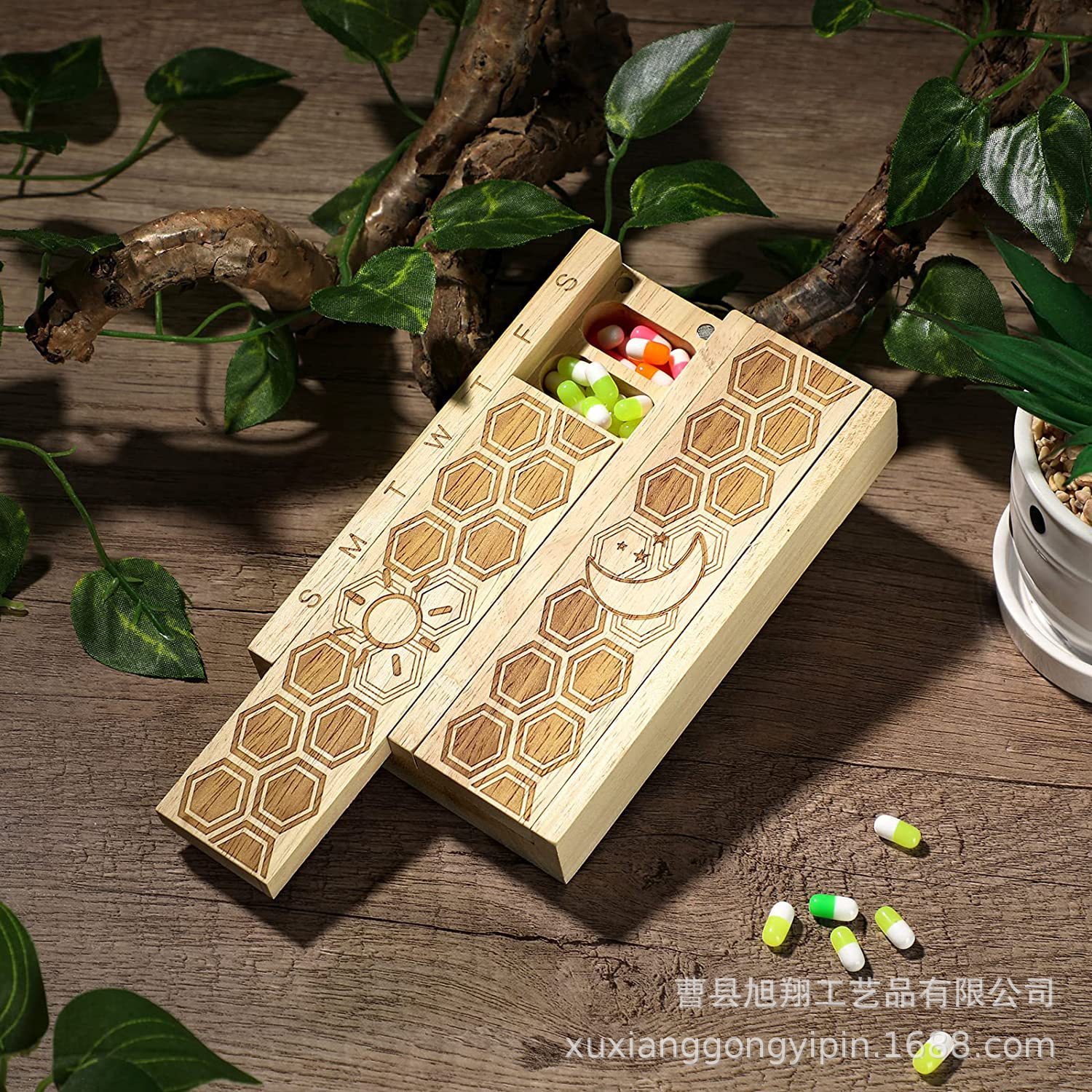 Wooden weekly medicine box 7 days pill storage box vitamin fish oil health care products pill classification portable box medicine box