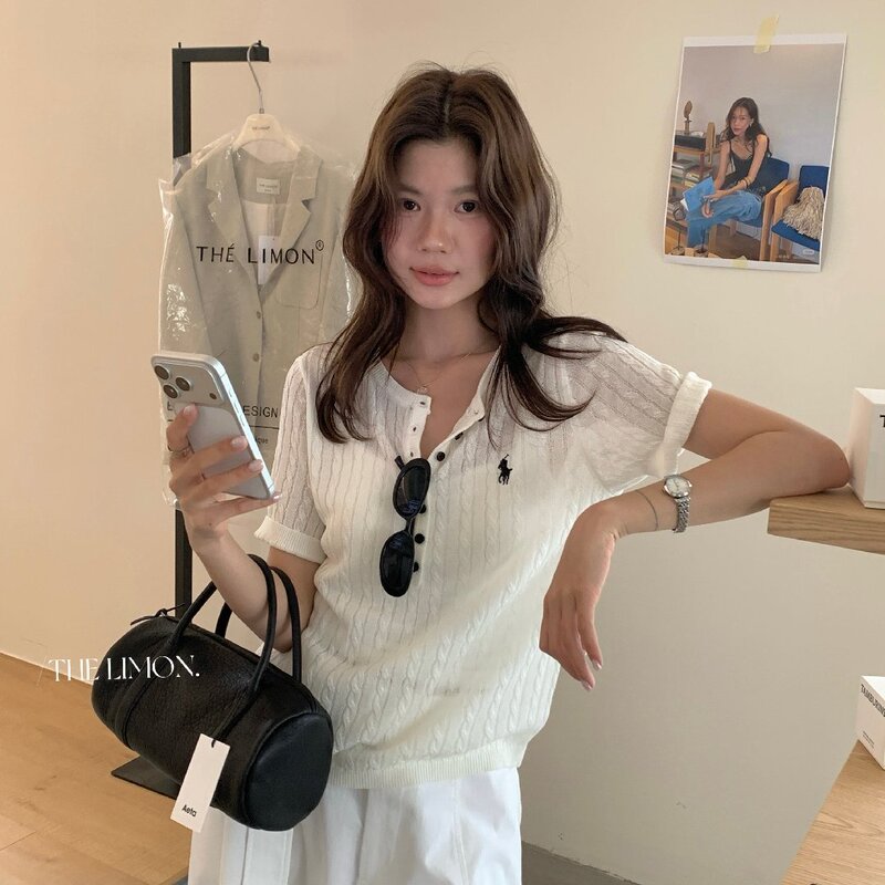 The Lemon Lemon Green Tea 2026 Summer Twisted Polo Collar Short Sleeve Knitted Sweater Women's Pony Embroidered Top The Lemon Lemon Green Tea 2026 Summer Twisted Polo Collar Short Sleeve Knitted Sweater Women's Pony Embroidered Top