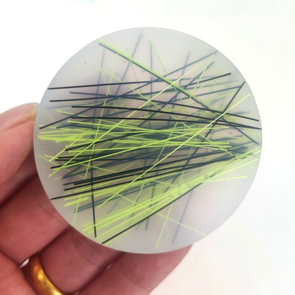 Round silk thread black and green