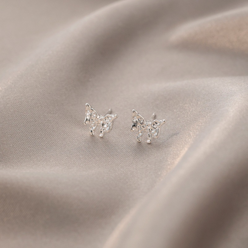 Pendientes de Borla de Lujo Ligero y Alta Gama para Mujer, Clips para Orejas sin Perforación, Pendientes Asimétricos de Perlas para Otoño e Invierno.