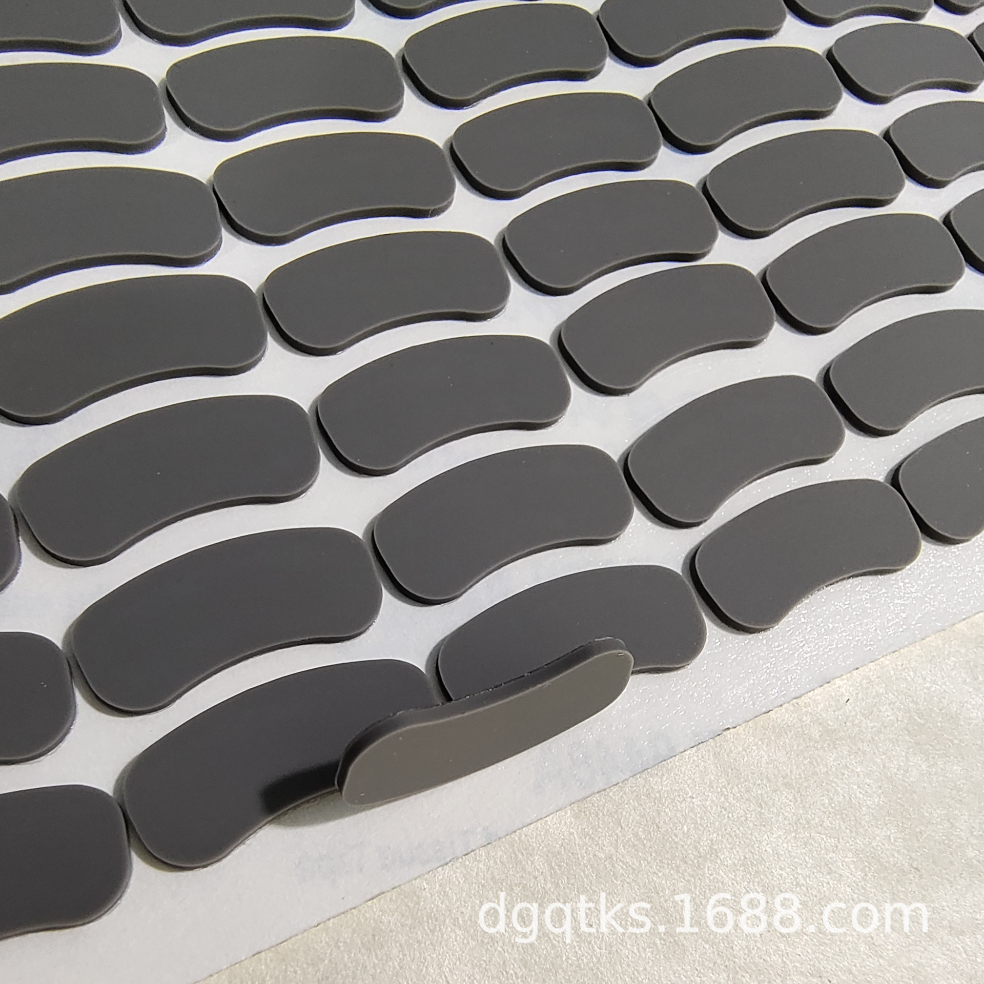 自粘减震硅胶垫玩具家具音箱电器电子产品底座固定垫防滑垫带背胶