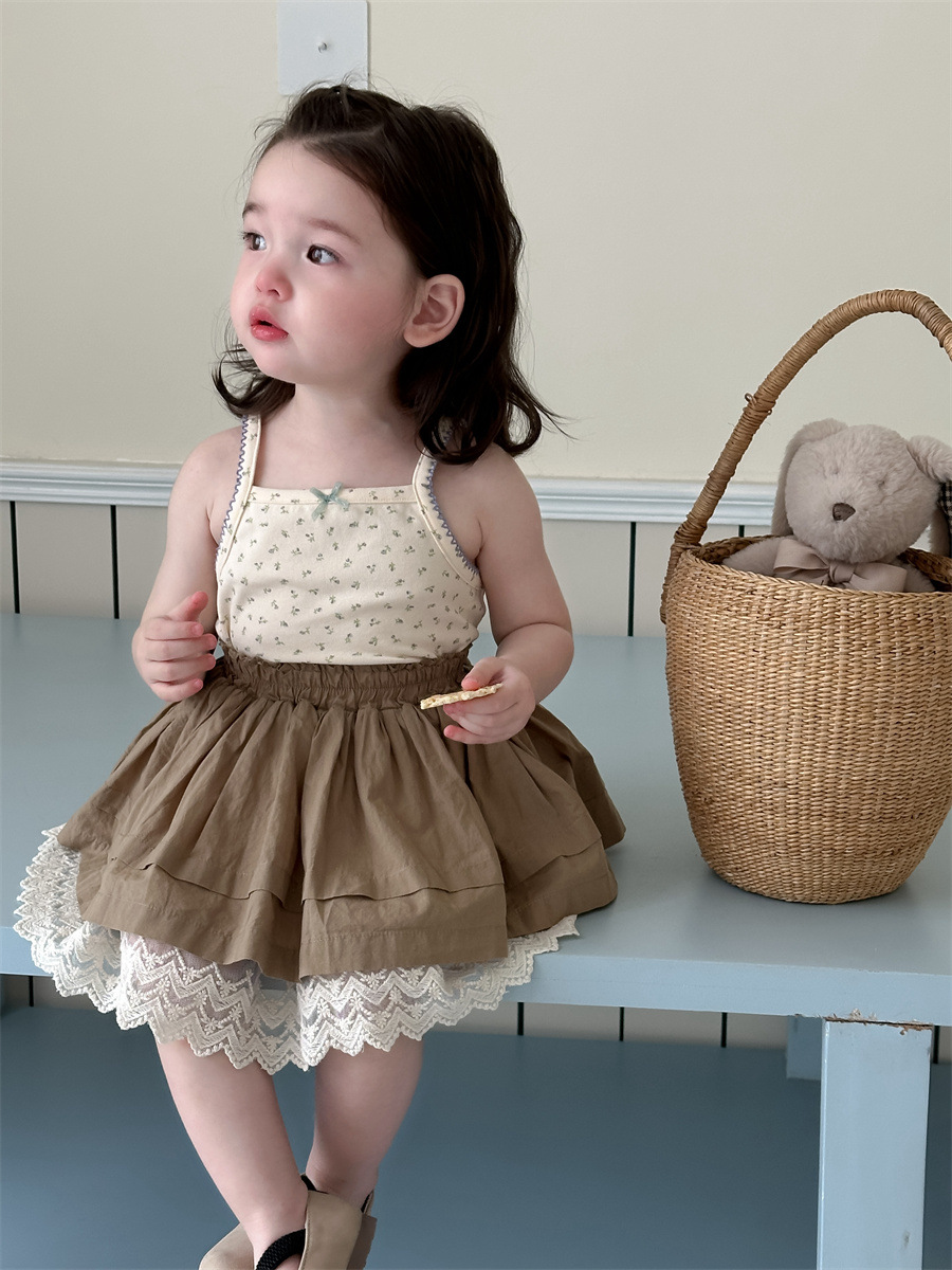 Traje de falda corta de tirantes para niñas ropa delgada de verano 2026 ropa de bebé de verano versión coreana ropa de verano para niñas estilo extranjero