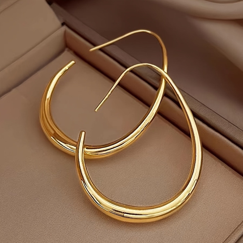 European and American Light Luxury Personalized Retro Fashion Geometric Water Drop Earrings Women's High-end Niche Design Exquisite Earrings European and American Light Luxury Personalized Retro Fashion Geometric Water Drop Earrings Women's High-end Niche Design Exquisite Earrings