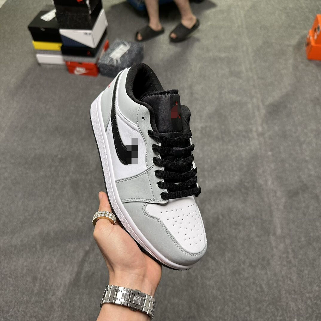 Putian Shoes Pure Original Jordan Aj1 Low-Top Men's Shoes Barb Men's and Women's Shoes Sports Shoes Black and Red Toe Casual Smoke Gray