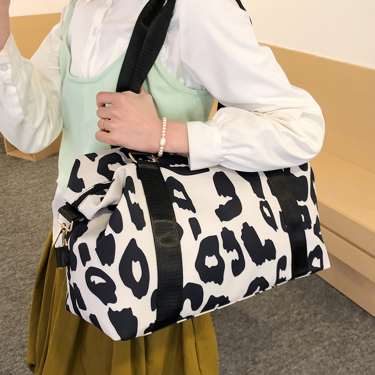 Portable Shoulder Bag