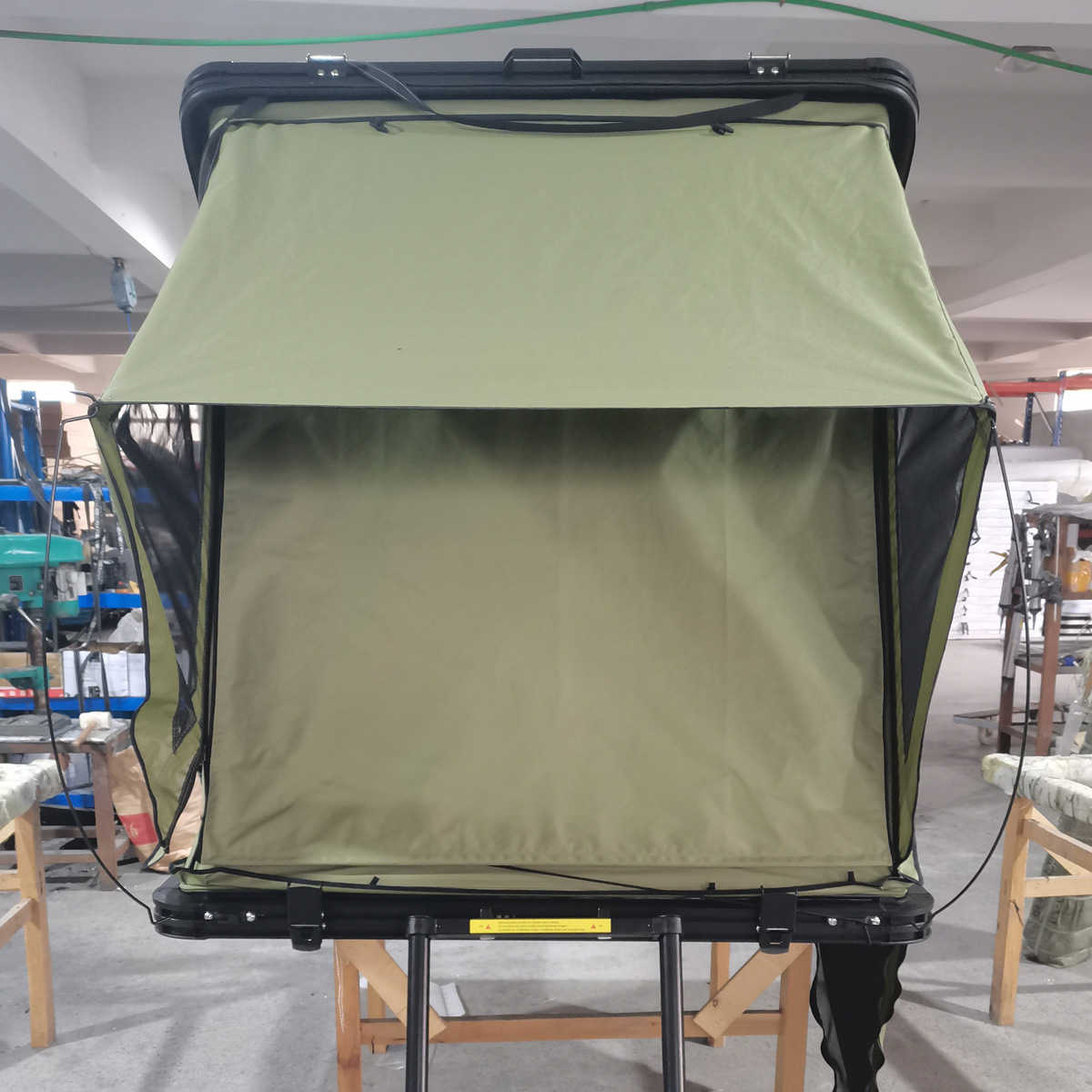 Tienda de techo triangular de aleación de aluminio a prueba de lluvia al aire libre sin construcción de techo duro de garaje de carretera dura