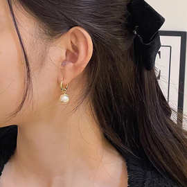 刘亦菲去有风的地方许红豆同款素圈珍珠耳环女精致高级感耳饰耳坠