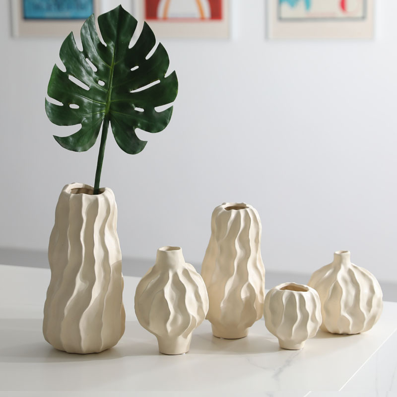 Jarrón de cerámica de estilo antiguo creativo francés wabi-ji color crema arreglo floral decoración de arte de sala de estar decoración