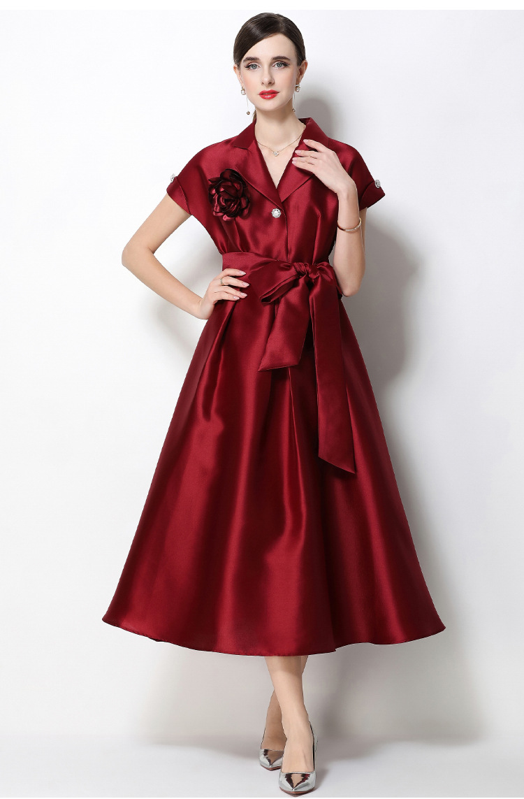 Đầm maxi nữ hoa nổi tay ngắn cổ vest thắt eo jacquard xòe — màu đen, Rượu vang đỏ, xanh lam, màu hồng đậm chi tiết 5