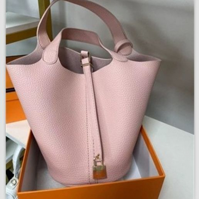 가방 여성의 2024 새로운 유행 야채 바구니 여성용 가방 소프트 PU 리치 버킷 가방 한국 어머니의 손 가방