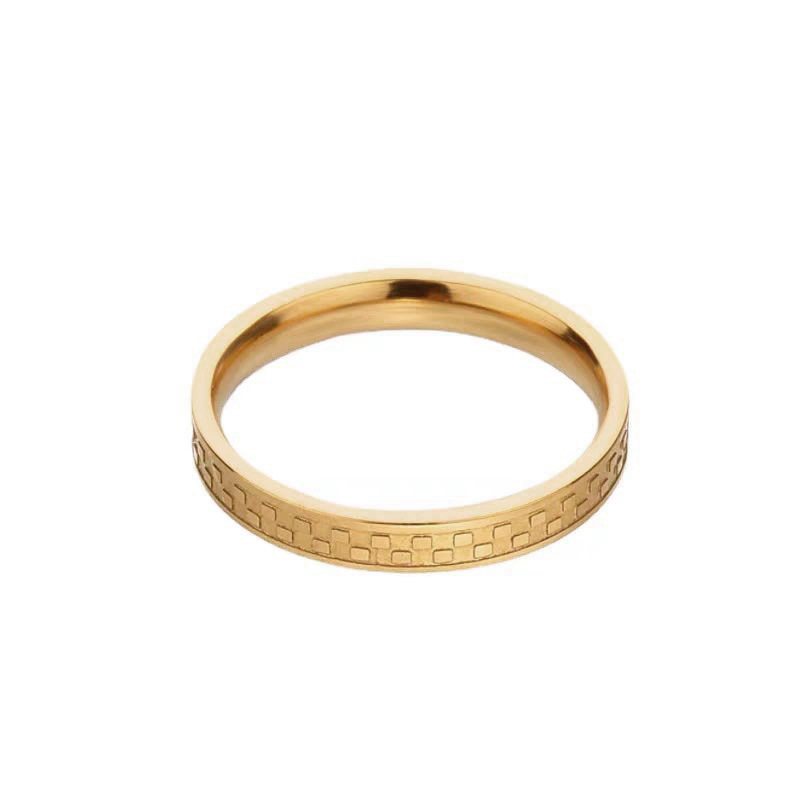 Herencia del círculo simple Anillo de anillo de acero de titanio a cuadros dorados El nicho femenino no se desvanece