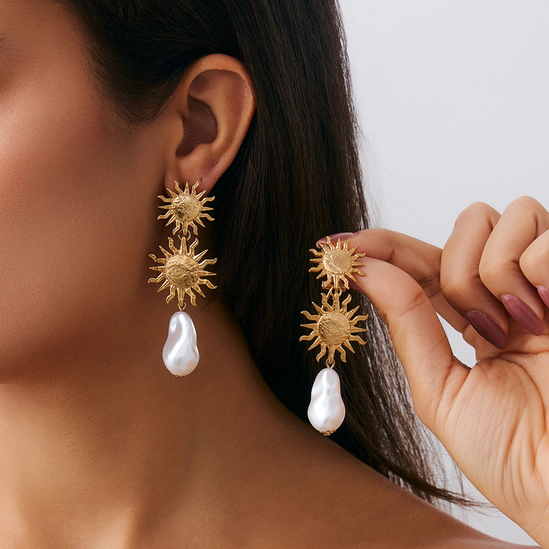 欧美跨境饰品设计感轻奢褶皱几何耳钉earrings 甜酷光面圆形耳饰|undefined