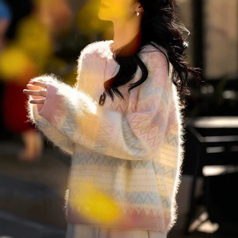 2026 winter new collection: a luxurious, soft, and fluffy wool blend sweater with a rich, vintage aesthetic and a color-blocked, wavy jacquard knit design for women 2026 winter new collection: a luxurious, soft, and fluffy wool blend sweater with a rich, vintage aesthetic and a color-blocked, wavy jacquard knit design for women