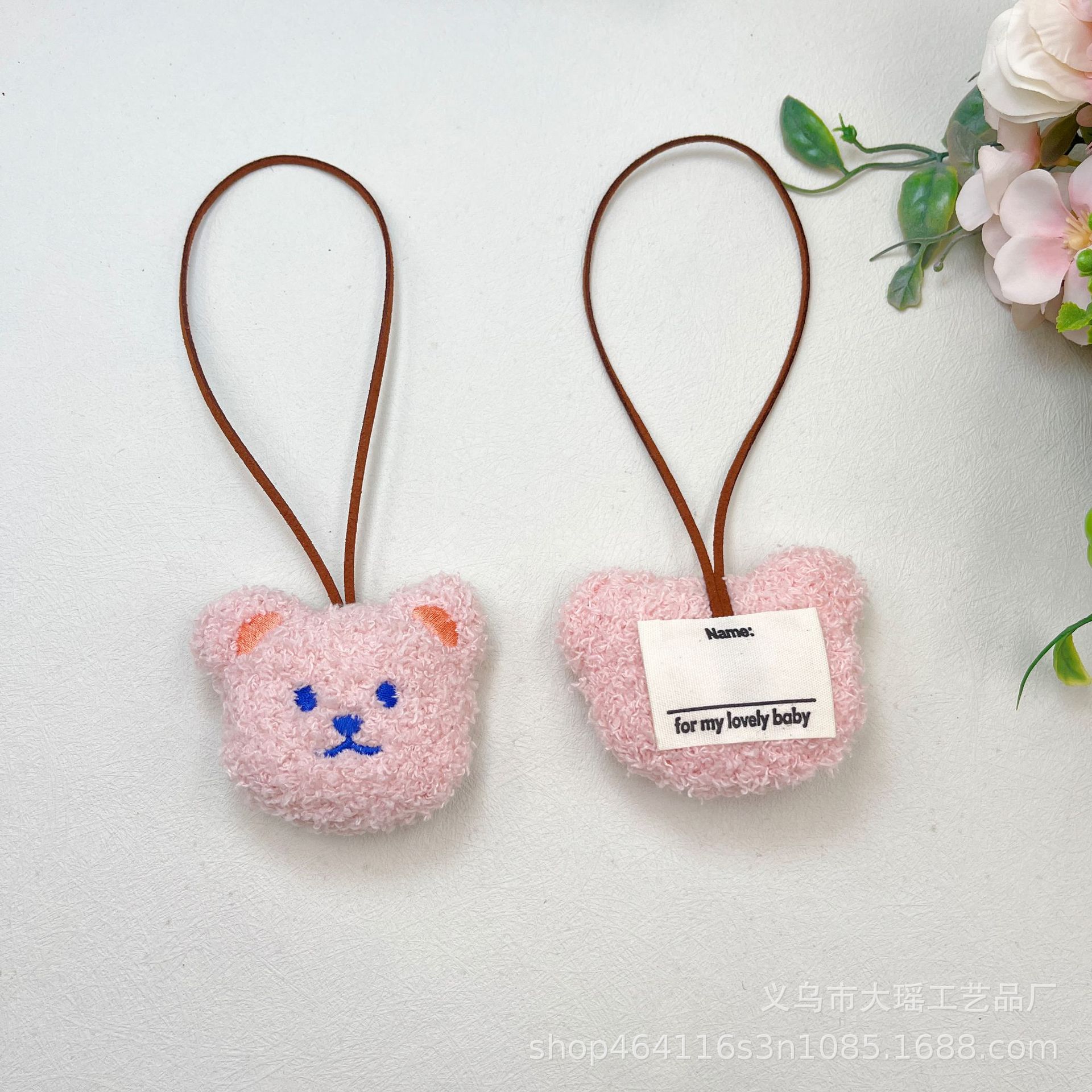 INS lindo Oso de dibujos animados nombre colgante de felpa decoración jardín de infantes famosa marca nombre de los niños colgante