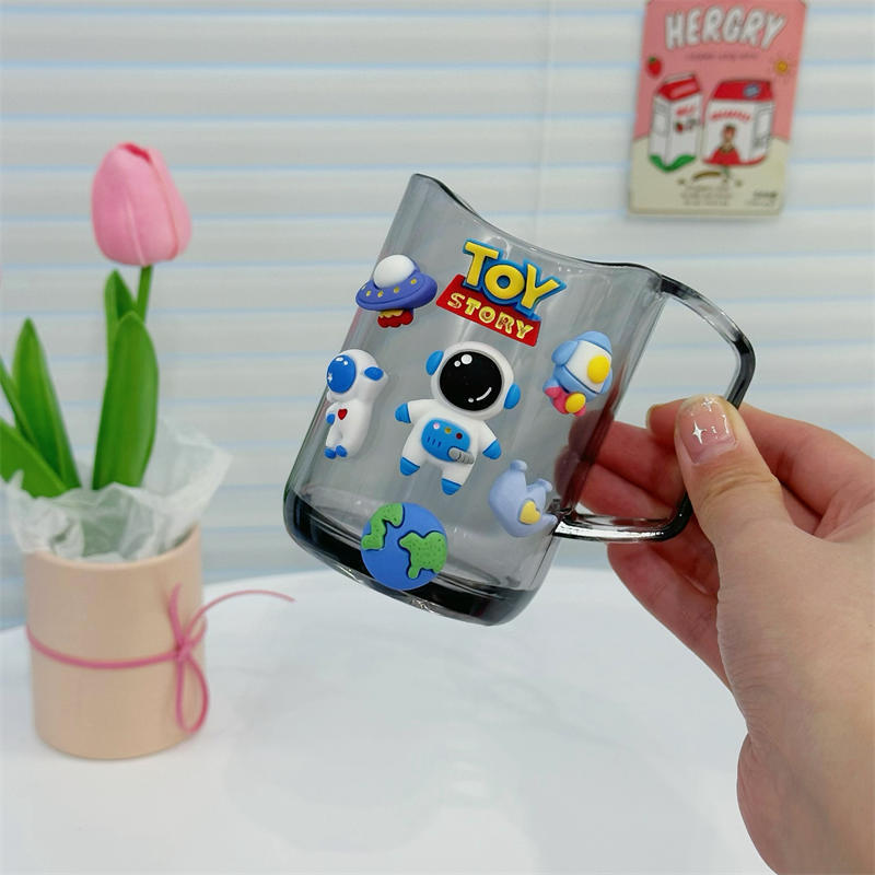 Curved Cup (Yu)