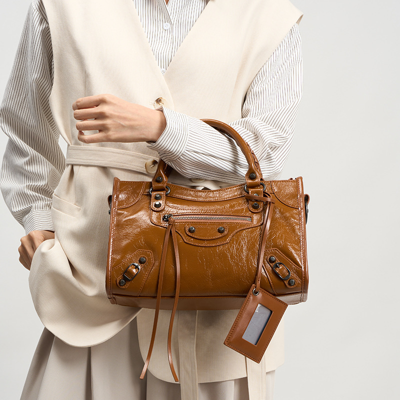 Vintage Studded Motorcycle Bag Genuine Leather Tote Large Capacity Women's Shoulder Bag New Arrival Ladies Gift Handbag - Thumbnail 2
