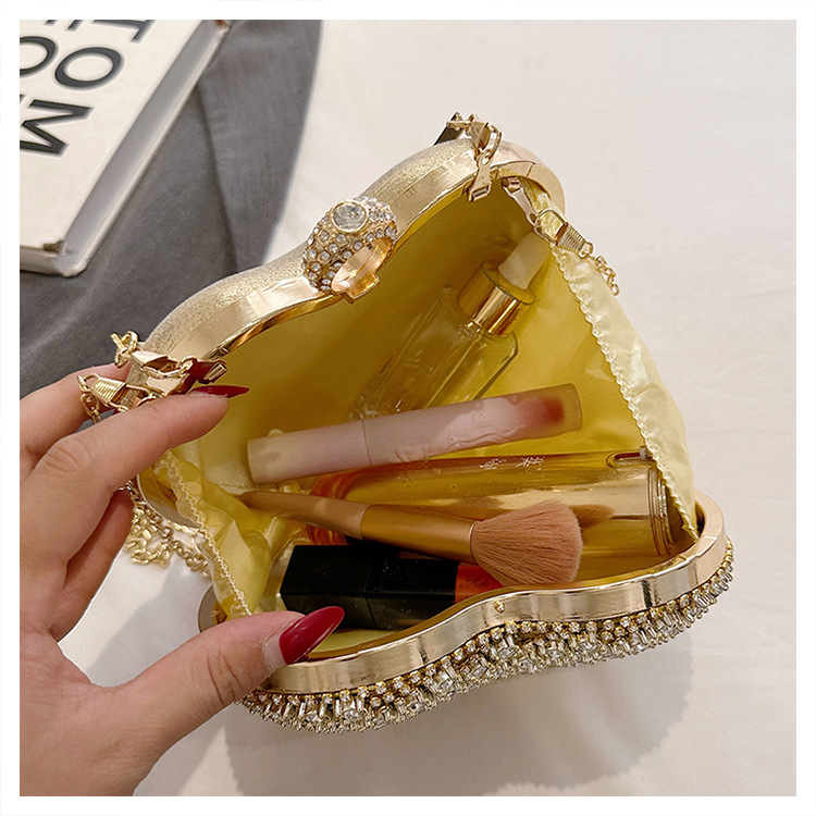 Plata Colores Oro Metal Forma De Corazón Diamante De Imitación En Forma De Corazon Bolsos De Noche display picture 12