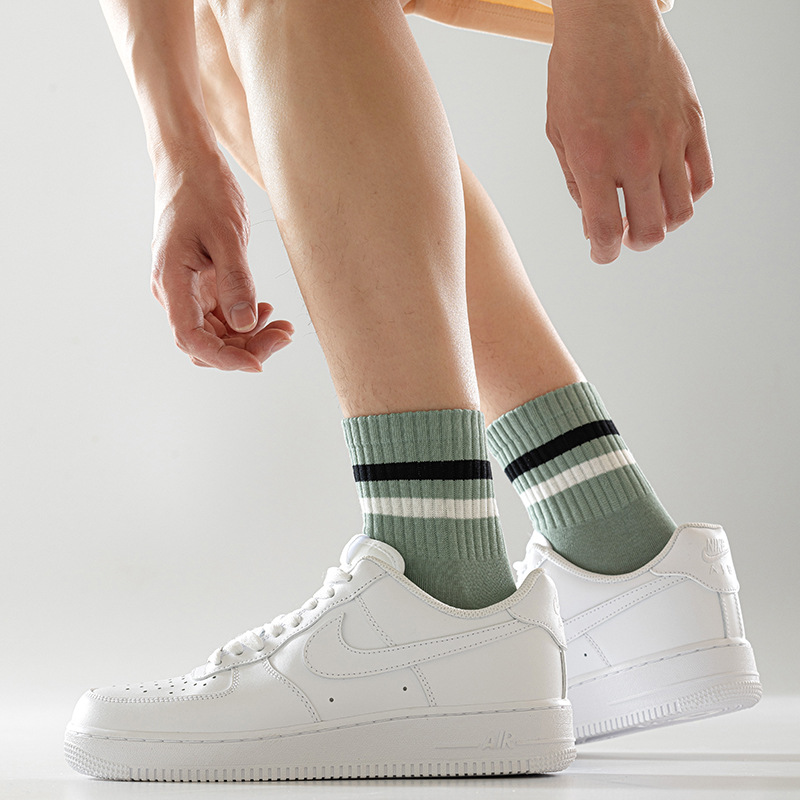 Calcetines cortos de algodón de color sólido para hombres otoño y invierno 100 algodón en una máquina sin hueso anti-balling paquete independiente de rayas de dos barras calcetines para hombres