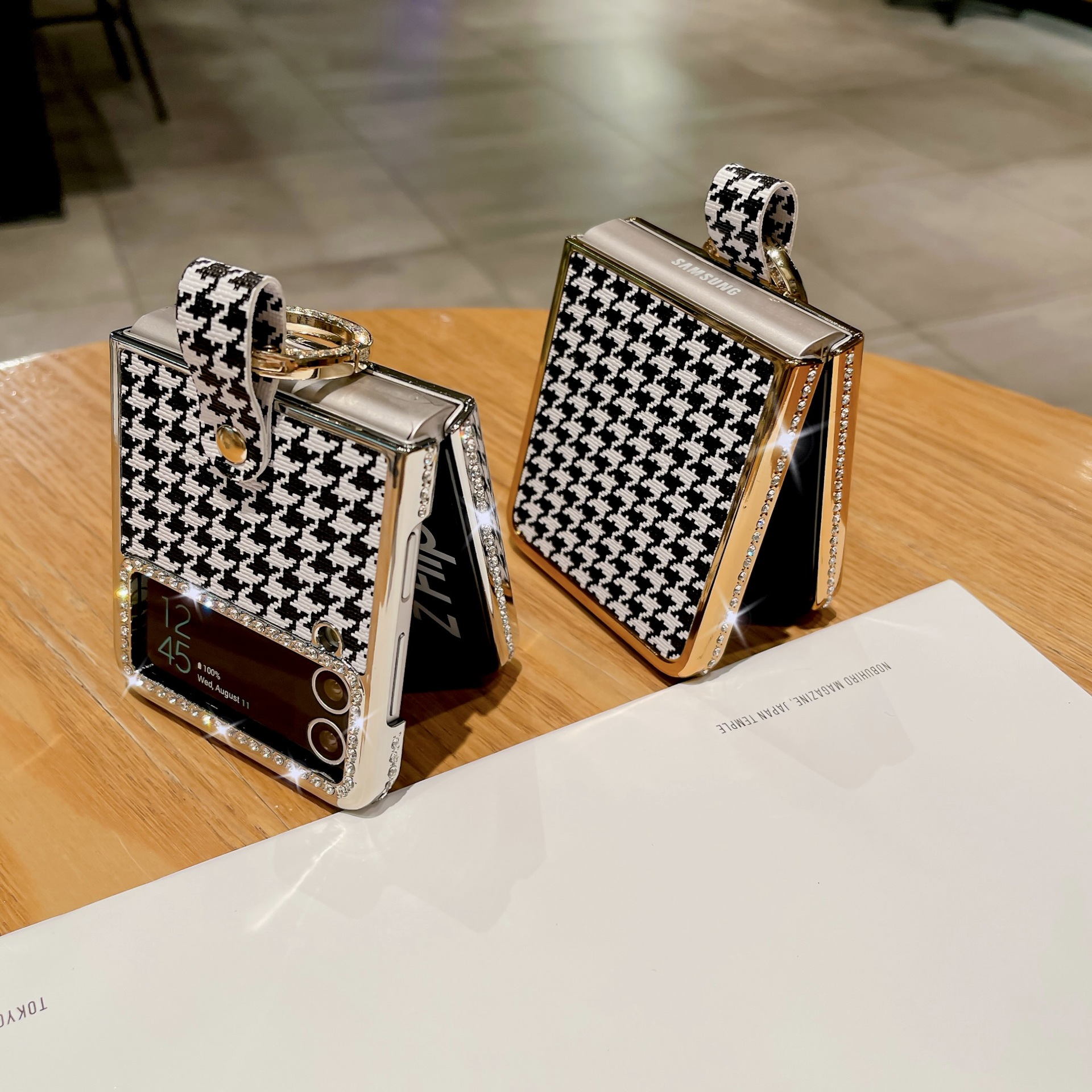 Suitable for Samsung ZFLIP5 electroplated diamond inlaid thousand bird grid ZFLIP4 luxurious and fashionable finger_voghion.com