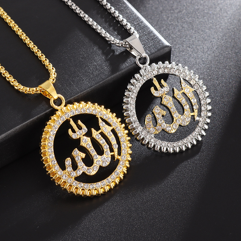 Collana con ciondolo circolare Collana con strass in oro Gioielli scintillanti Speciali_voghion.com
