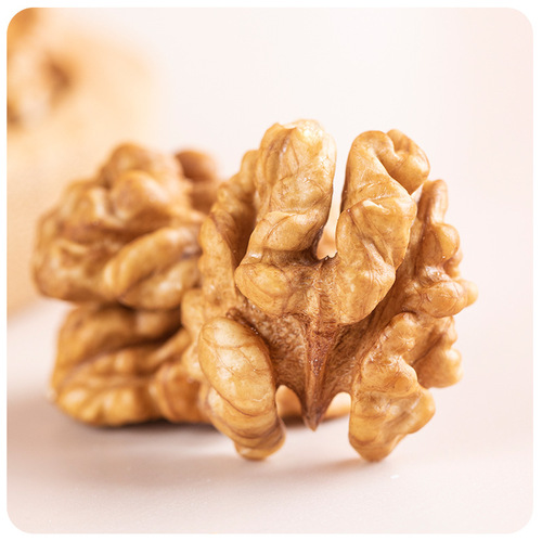 2024 New Arrival Xinjiang Ripe Walnut Kernels 500g Nuts for Pregnant Women Thin-Skinned Amber Walnut Kernels Meat Snacks Wholesale