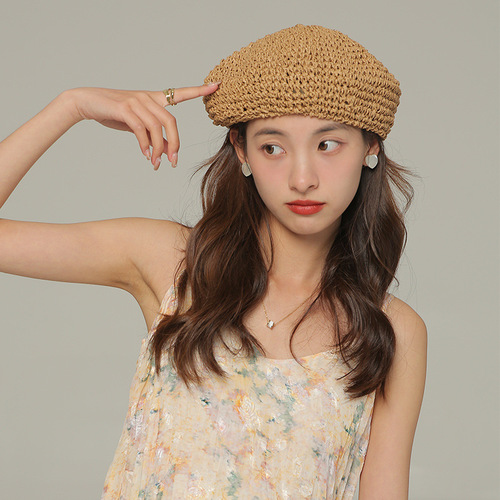 Japanese-style female painter's hat for summer, British Korean version, trendy, new, versatile, social media sensation, face-slimming, grass-woven bell hat