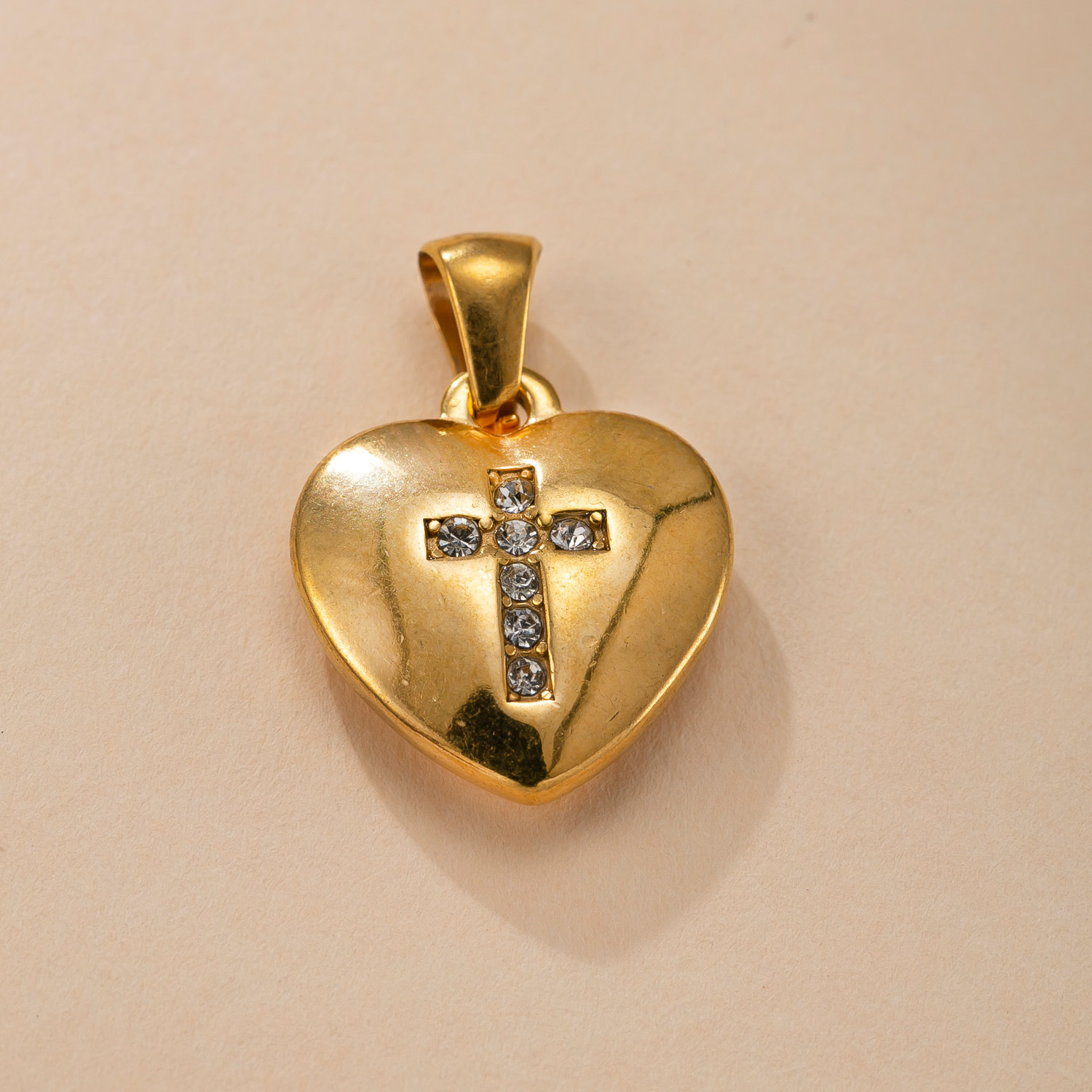 Colgante único Joyas de fundición de acero inoxidable transfronterizas Amor collar de diamantes con incrustaciones de micro temperamento accesorios de joyería de bricolaje de lujo ligero