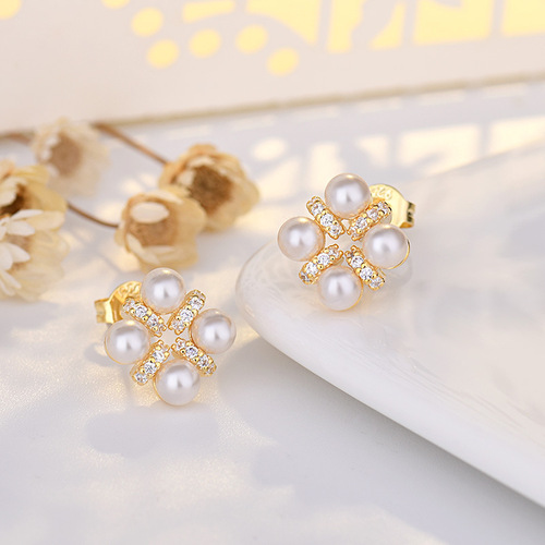 New fashion s925 silver needle earrings Korean style new gentle flower pearl earrings cold style earrings for women