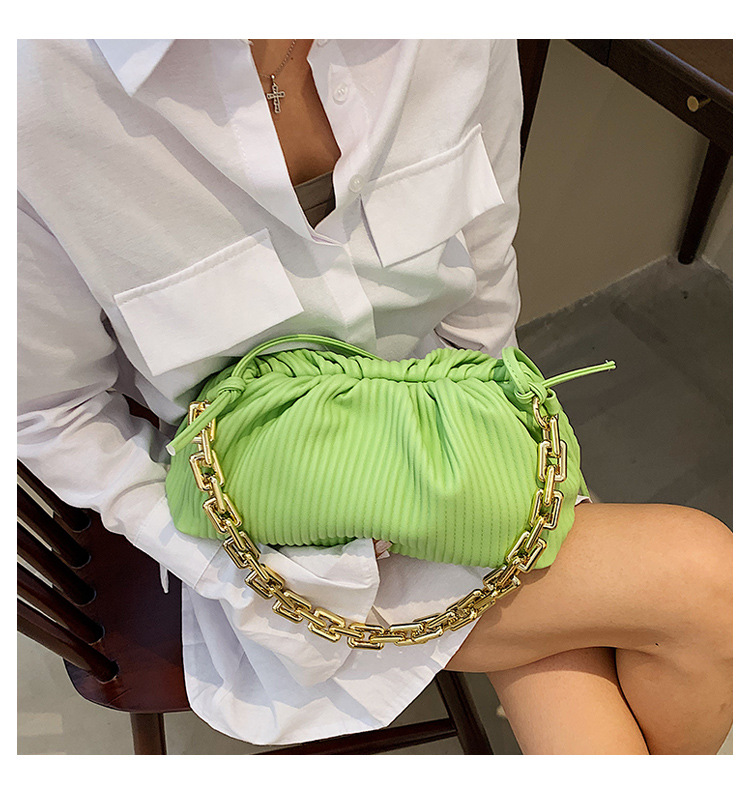 Nihaojewelry Casual Solid Color Folds Single Shoulder Cross-body Thick Chain Handbags Wholesale display picture 5