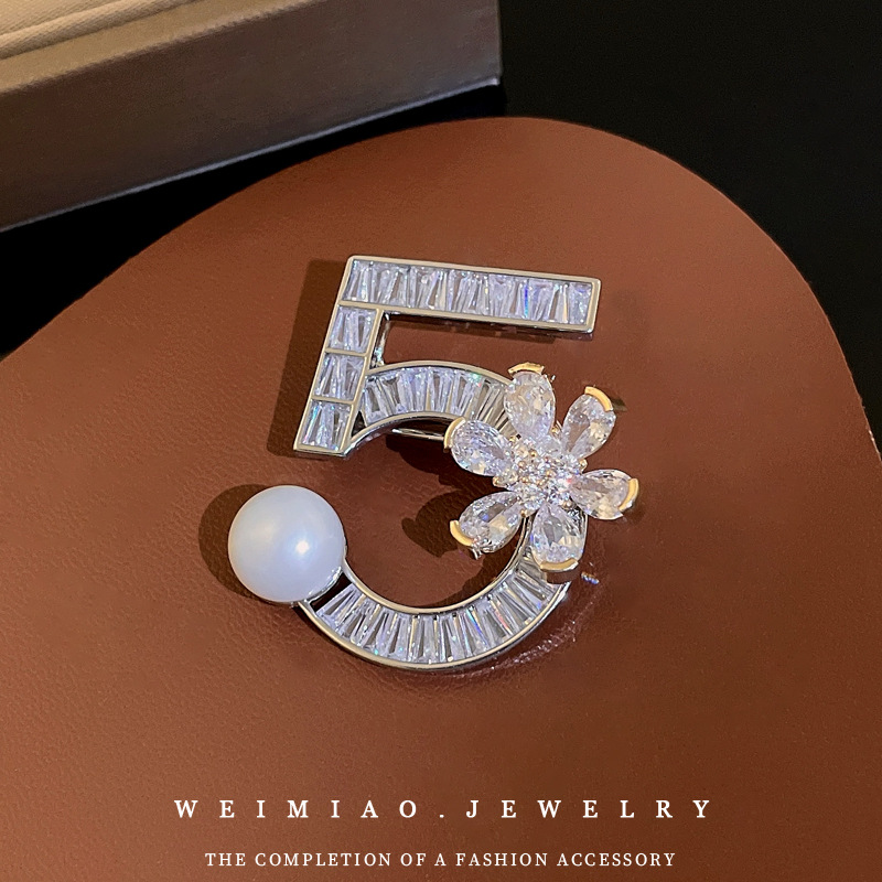 진짜 금 도금 진주 지르콘 디지털 브로치 창조적 인 패션 회전 가능한 꽃 핀 세련된 우아한 액세서리