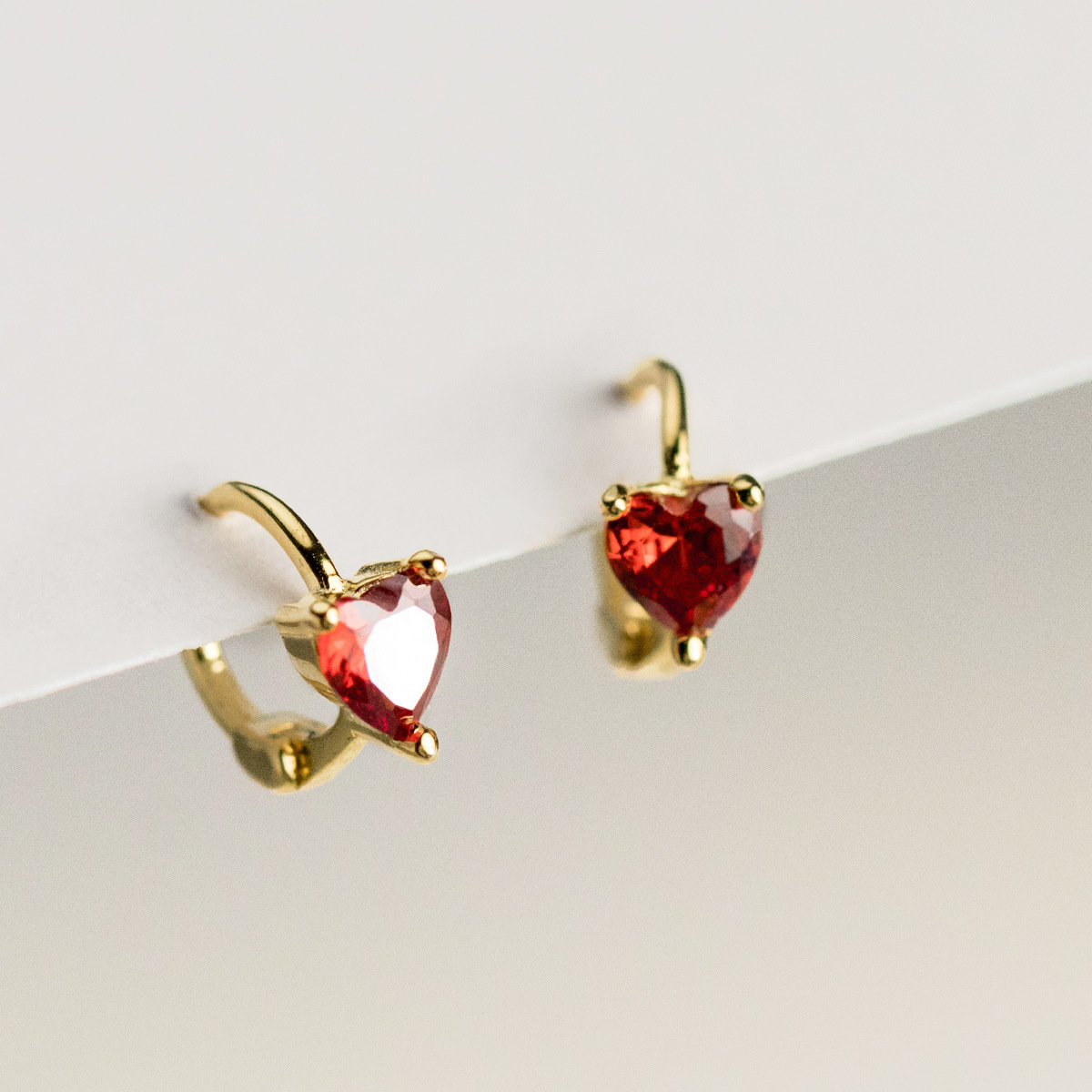 1g Weight 925 Sterling Silver Ear Needle Material 1 Pair 925 Sterling Silver 925 Sterling Silver Earrings Heart Shape Earrings
