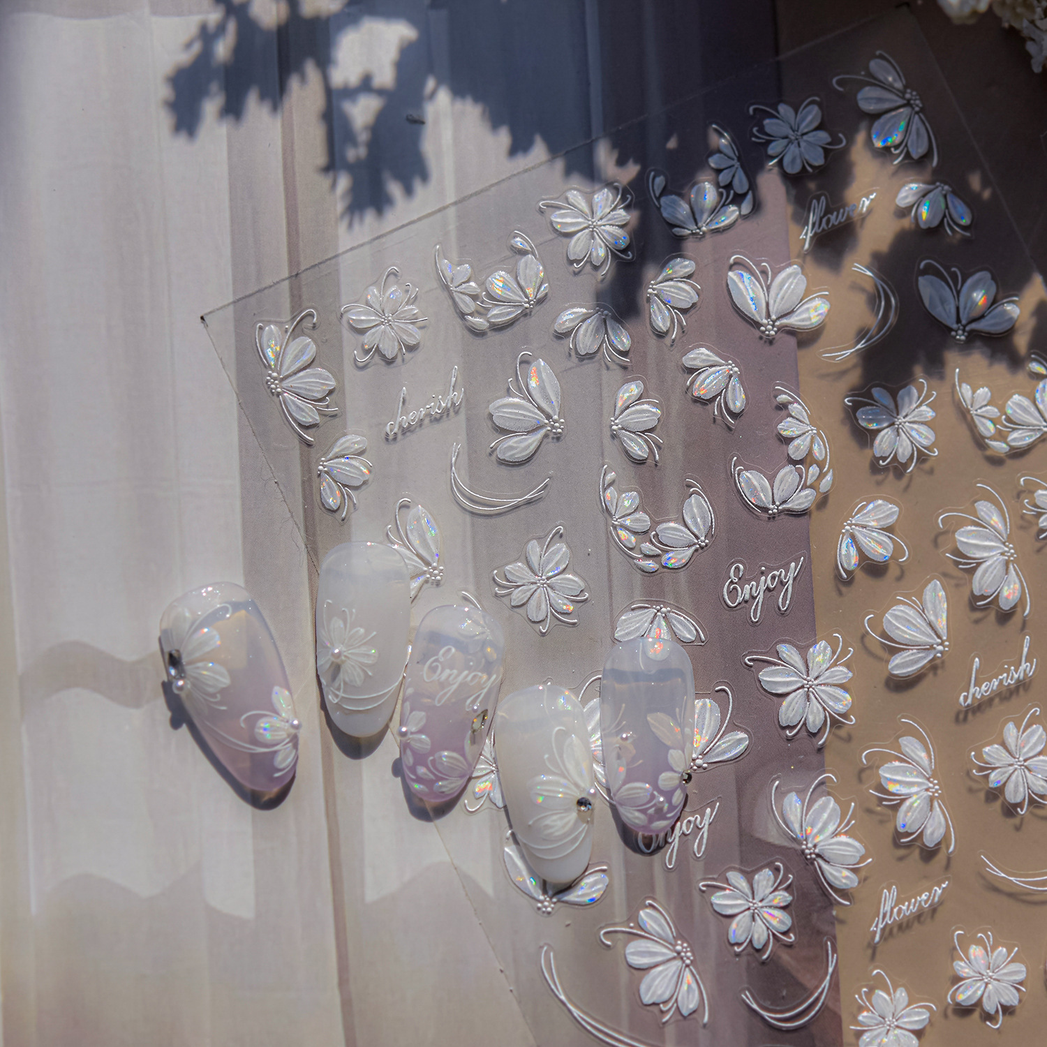 Nail Art New Shell Light Nail Sticker Estilo caliente Papelería japonesa Pegatinas de uñas retro Pegatinas de flores de cereza dorada Nail Art