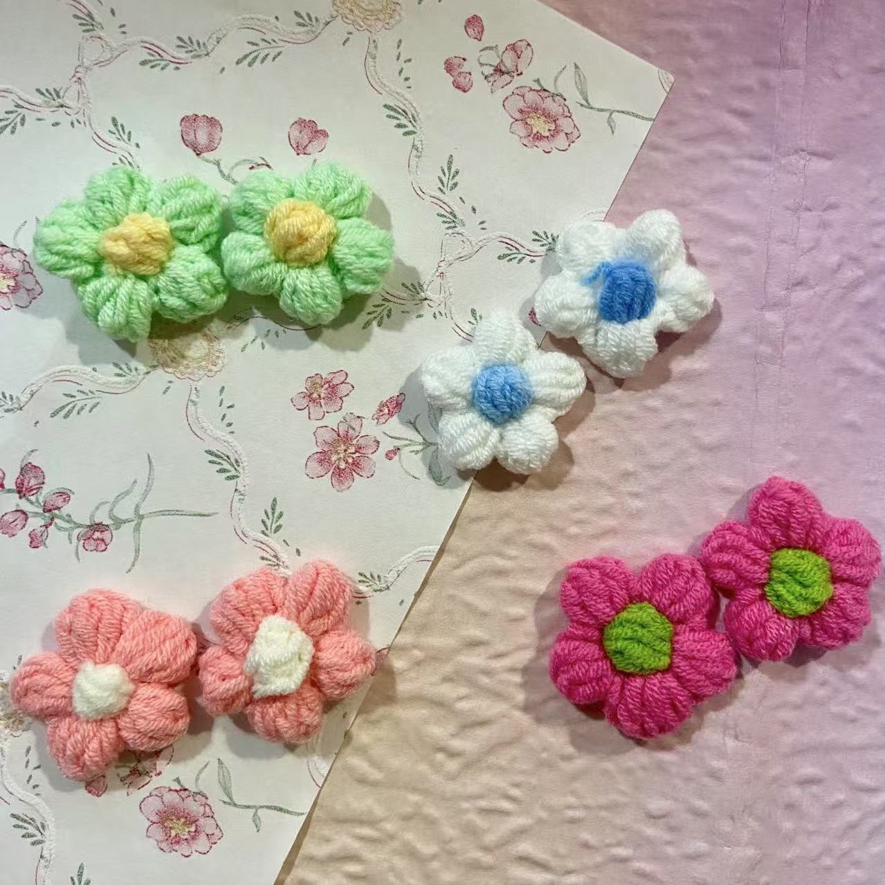 泡芙花手工钩织泡芙毛线花配饰衣服装饰DIY配饰花朵胸针辅料批发