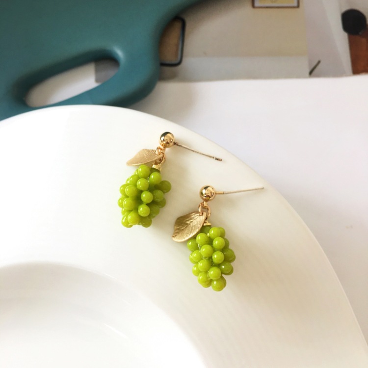 Cute Green Grape Fruit Stud Earrings display picture 1