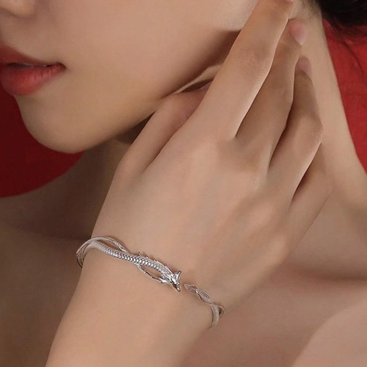 Fashionable small design bracelet