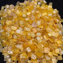 深圳松岗直销琥珀蜜蜡原石原皮小雕刻件DIY设计配饰爆款百搭